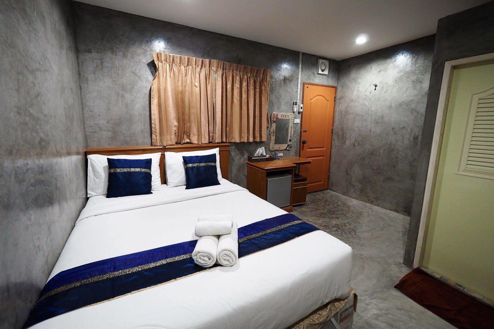 Phoom House 2* Bangkok