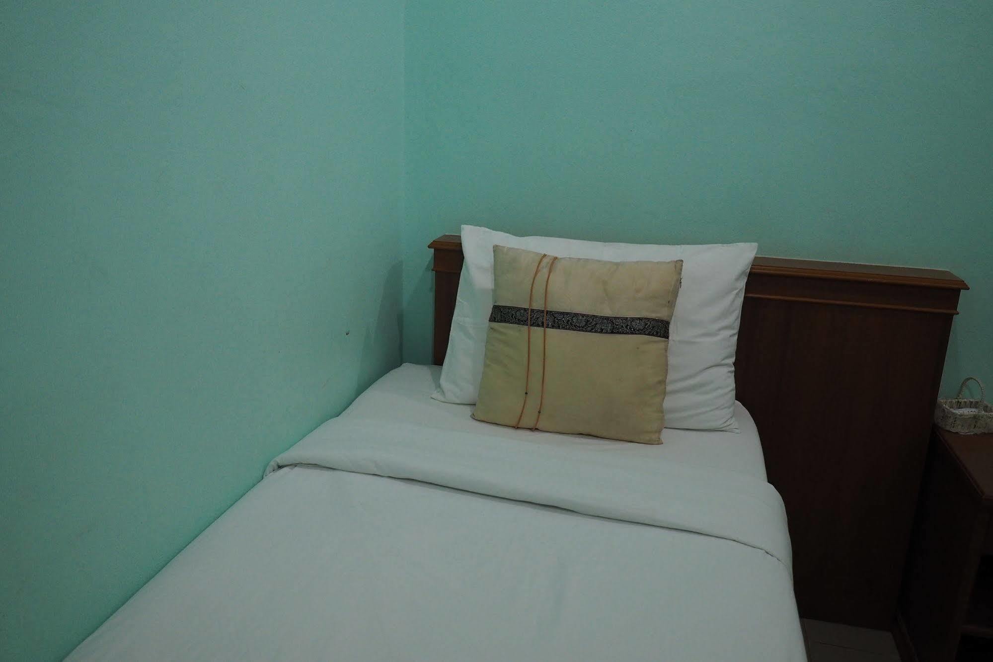Phoom House Hotel 2*