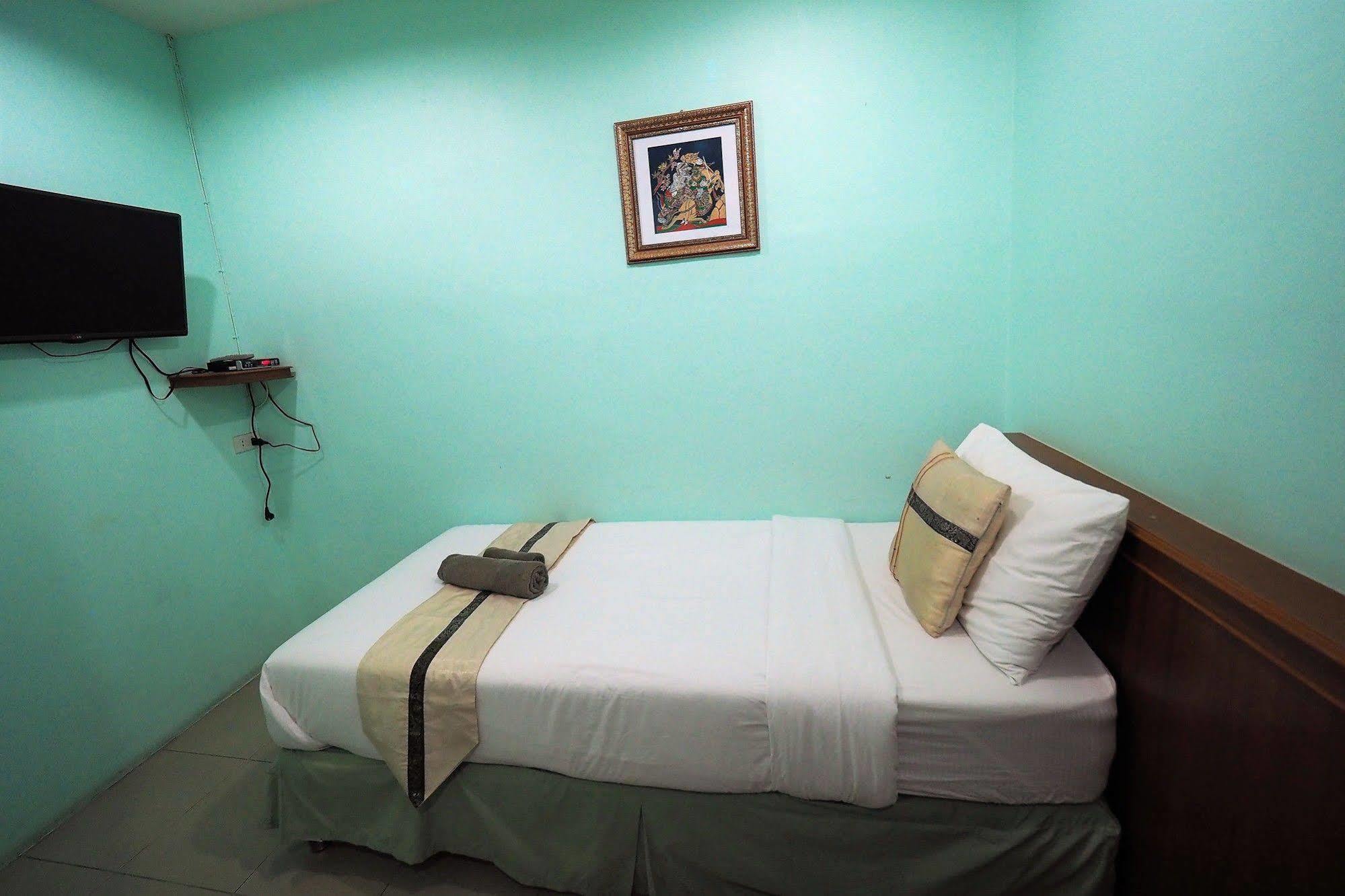 Phoom House Hotel 2*